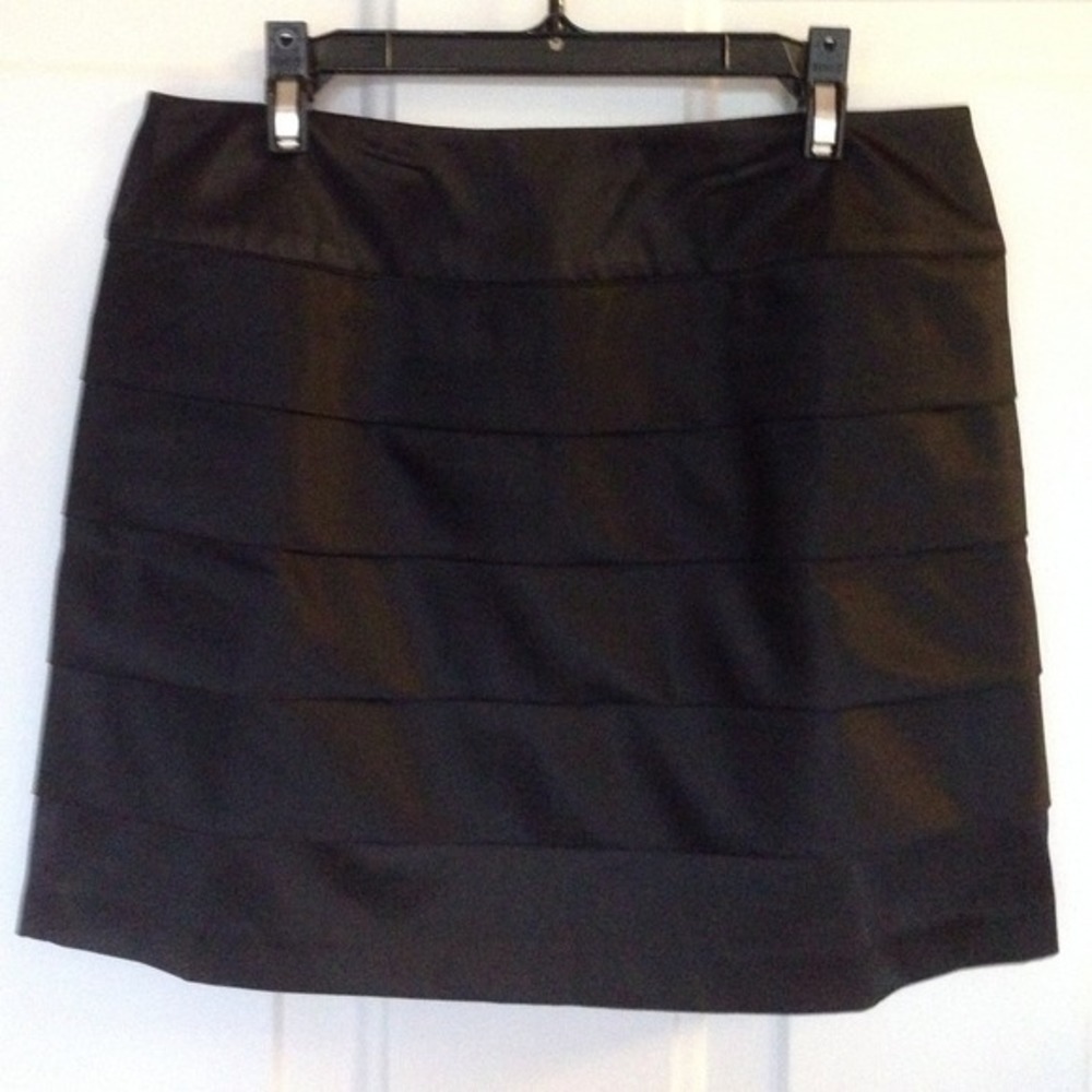 💕twenty one💕Satin tiered short skirt💕
